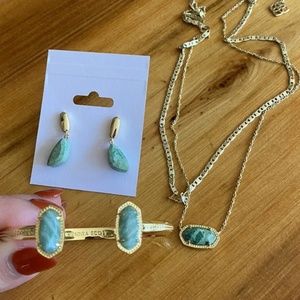 NWOT Kendra Scott set